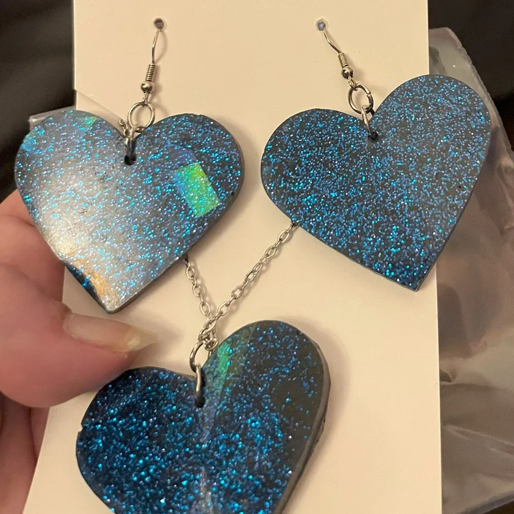 Handmade Holographic Heart earrings - Picture 6 of 6